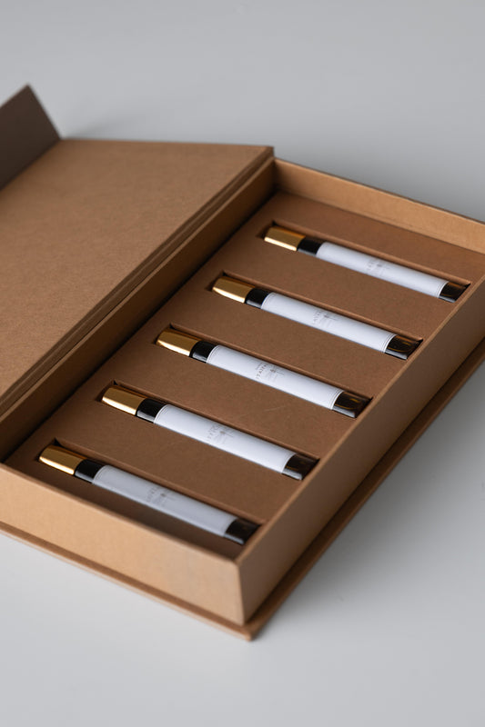 Caixa com Kit mini Colônias - Floreale, Lavanda, Officina, Verbena e Itaipava