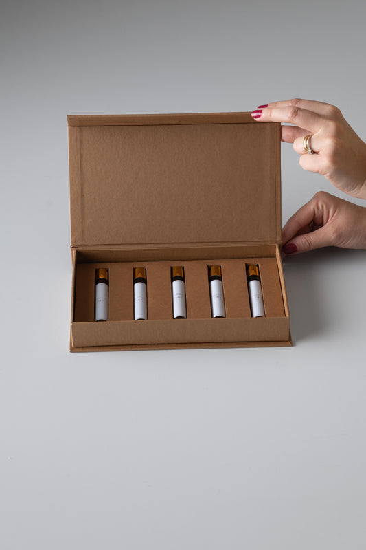 Caixa com Kit mini Colônias - Floreale, Lavanda, Officina, Verbena e Itaipava